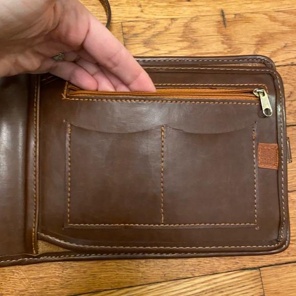 Vintage 1980’s RALPH LAUREN brown leather crossbody wallet - Picture 5 of 14